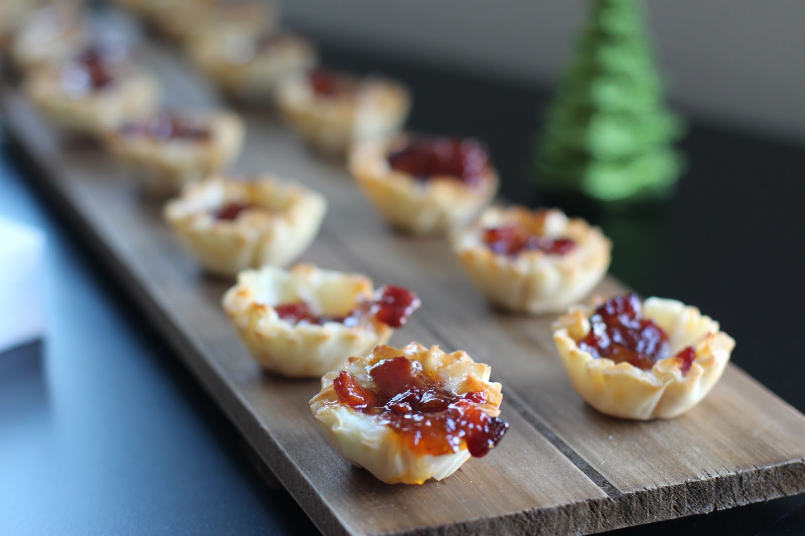 Brie and Bacon Jam Bites A Seasoned Greeting